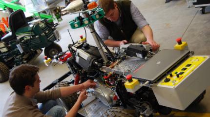 Intensive course for robot enthusiasts