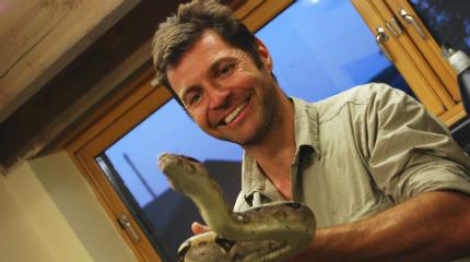 Working with wildlife: Celebrity vet gives inspirational talk (video)
