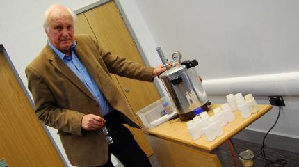 Magician of Taste asks 'What is flavour?' (video)