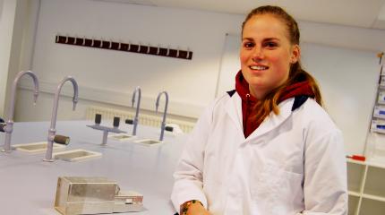 Laboratory experience helps future vet student (video)