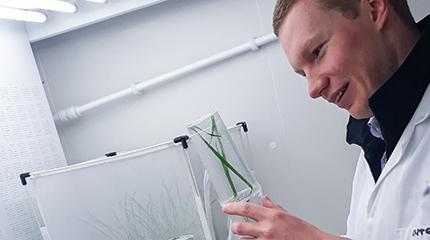 Aphid project on the agenda of prestigious society