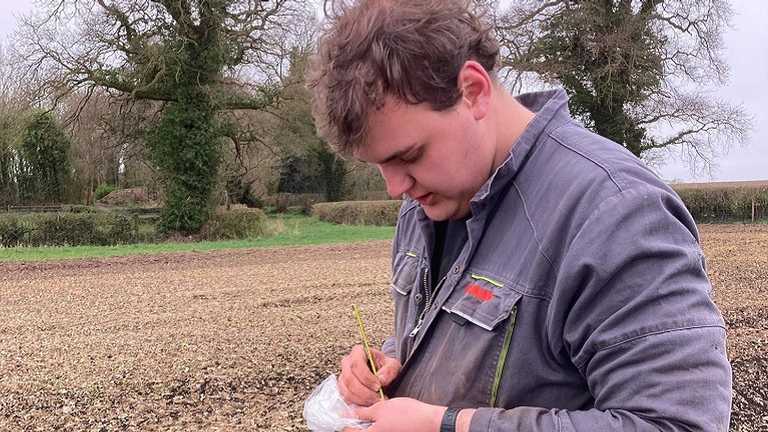 Practical research aims to discover optimal arrangements for fertiliser spreading 