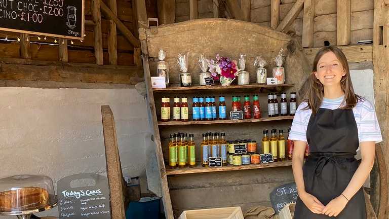 Harper Adams alumna secures NFYFC YFC Achiever award for Entrepreneur of the Year